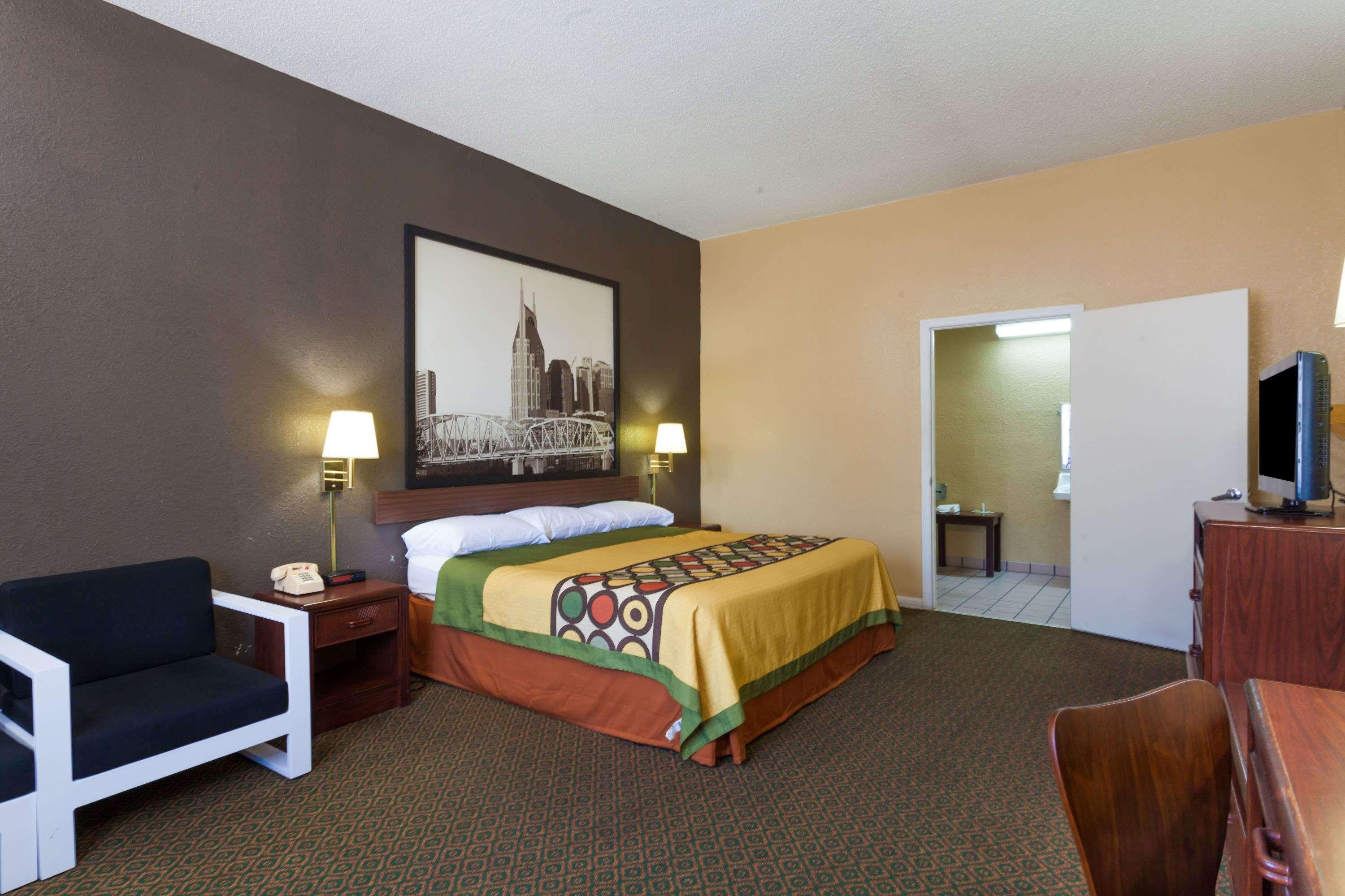 Super 8 By Wyndham Columbia Hotel Exterior foto
